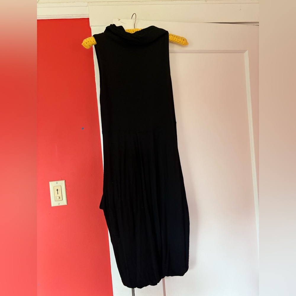 Chic Black Infinitif Sleeveless Dress